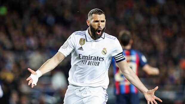 Karim Benzemá de Real Madrid marcó un hat trick en la semifinal de la Copa del Rey ante Barcelona